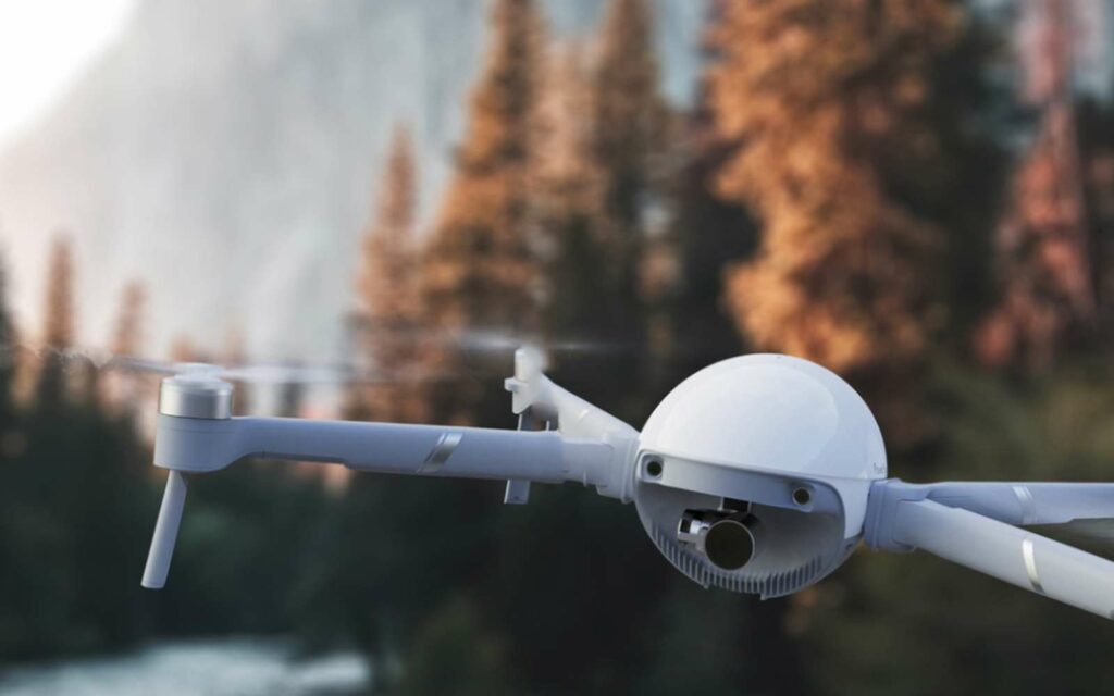 En mode drone, le PowerEgg X peut voler sous la pluie et il est également disponible avec un pack lui permettant d'amerrir. © PowerVision