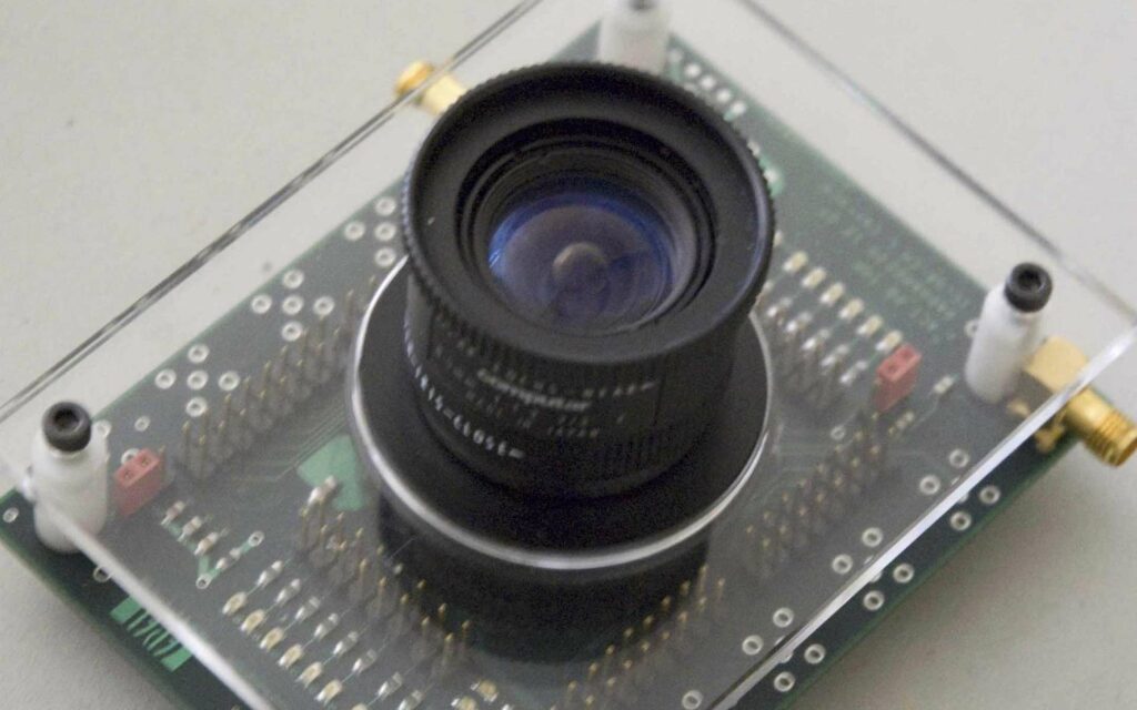 La caméra MegaX est suffisamment rapide pour capturer des photons individuels. © EPFL