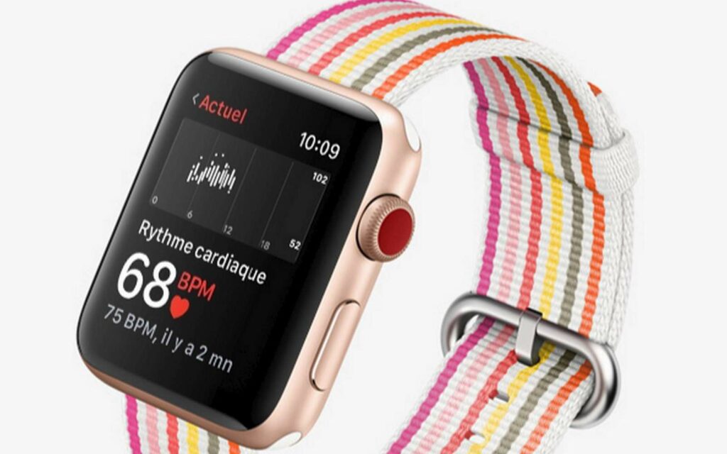 La plupart des bracelets et montres connectés sont compatibles avec l'application © Apple