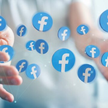 Facebook partage des données sur ses utilisateurs pour aider à gérer l’épidémie. © Sdecoret, Adobe Stock