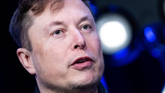 Elon Musk desafía el bloqueo y reabre la fábrica de Tesla