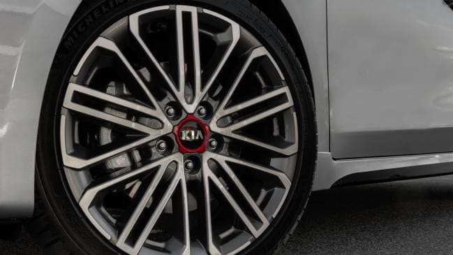 Revisión del sedán Kia Cerato GT: precio, características, motor, garantía