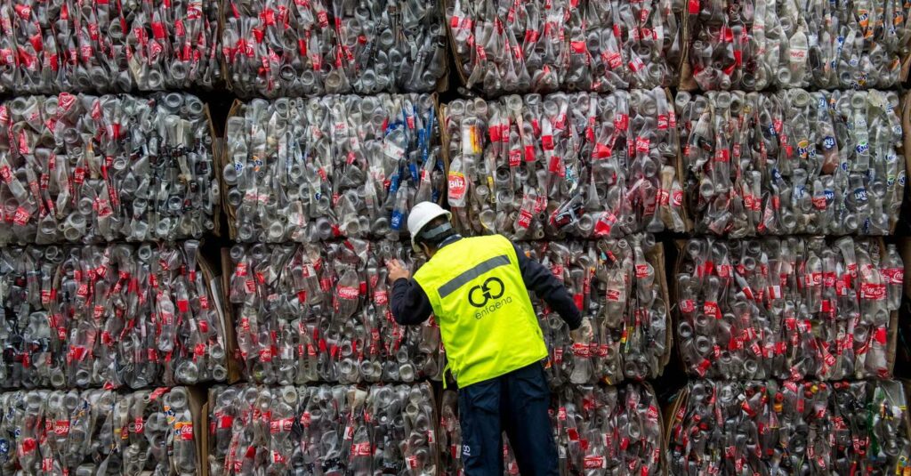 Estamos listos para agregar mil millones de toneladas de plástico a la Tierra en los próximos 20 años.