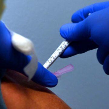 ¿Puede la mayor temporada de vacunas contra la gripe detener una segunda ola?