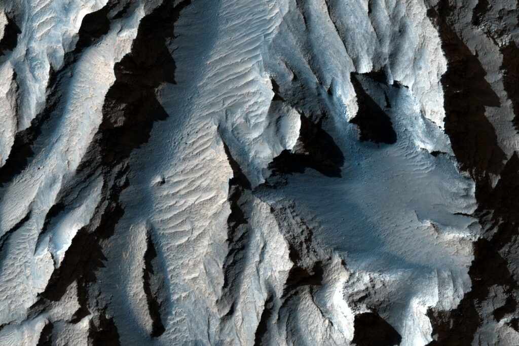 El cañón más grande del sistema solar se encuentra en ... Marte