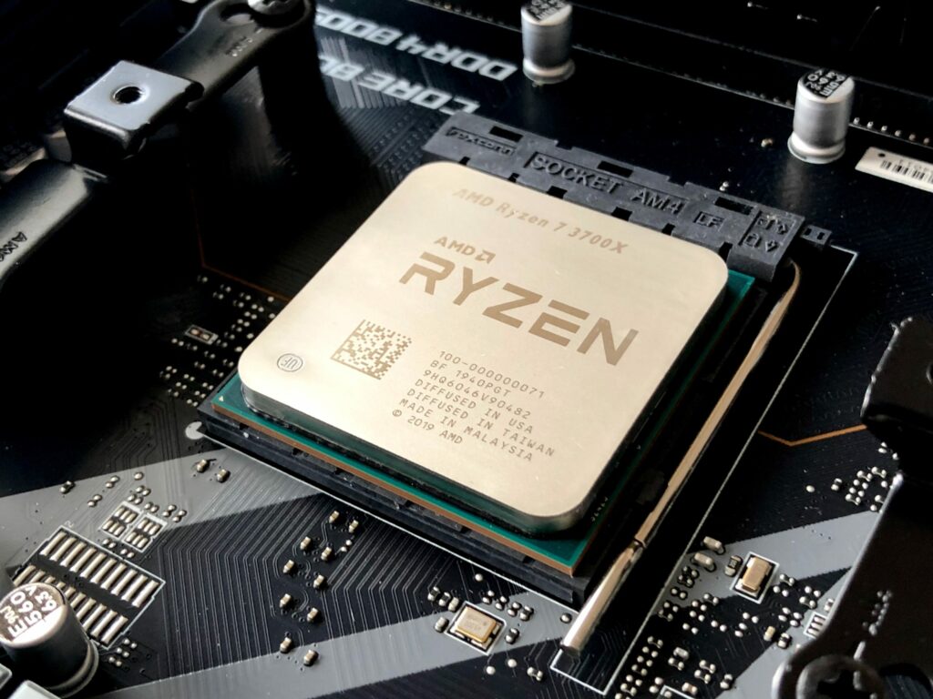 AMD habría destronado a Intel en términos de ventas de procesadores de escritorio