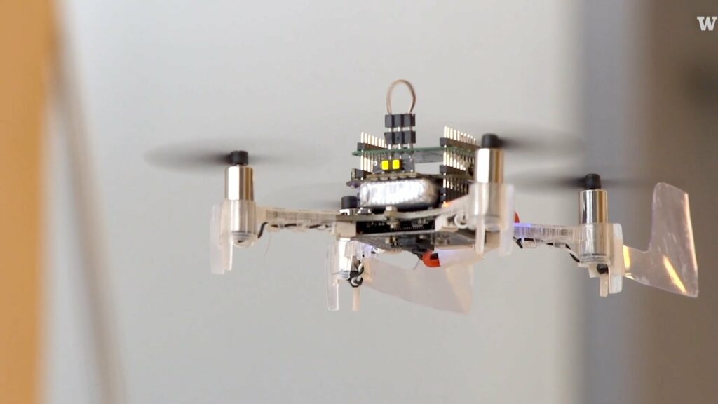 El piloto de este dron es una antena de mariposa |  Diario del friki