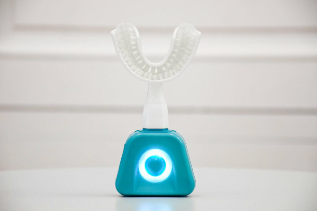¡El Y-Brush, el cepillo de dientes eficaz en 10 segundos, disponible por menos de 100 € para el Black Friday!  |  Diario del friki