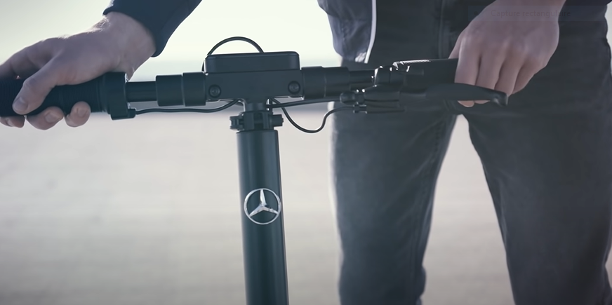 Mercedes lanza su propio scooter eléctrico, "eScooter"