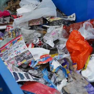 Los residentes de Mornington Peninsula enfrentan una multa de hasta $ 660 por reciclaje incorrecto