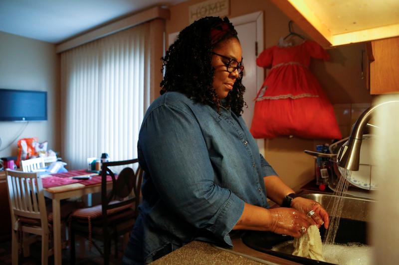 El plan de un suburbio de Chicago para pagar reparaciones a los residentes negros podría ser un modelo nacional