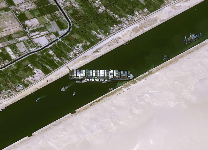 Intento de reflotar el barco que bloquea el Canal de Suez no tuvo éxito: gerente técnico del barco