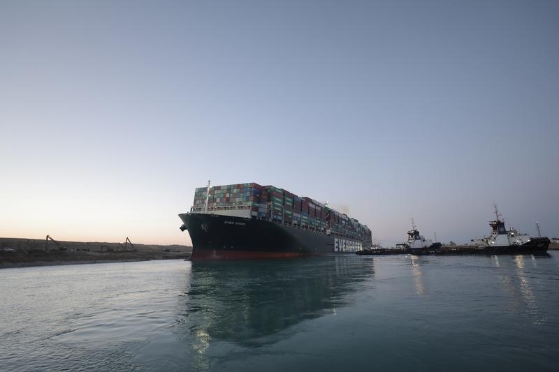 La debacle del Canal de Suez muestra el valor de la Ruta del Mar del Norte, dice Rusia