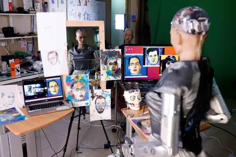 La obra de arte de NFT por un robot humanoide se vende en una subasta por casi $ 700,000