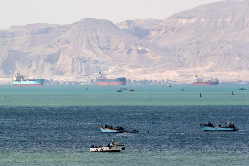 Los envíos atrasados ​​del caos de Suez podrían tardar meses en despejarse