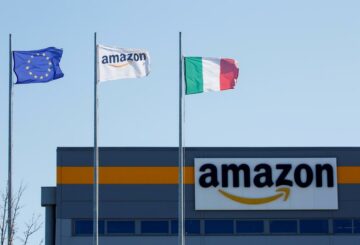 Los italianos se mantienen a flote fingiendo en Amazon