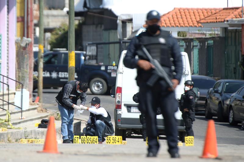 'Los remataron': pueblo mexicano sacudido por emboscada que mató a 13 policías