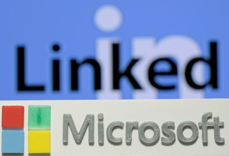 Microsoft apunta a 50.000 puestos de trabajo con el esfuerzo de 're-capacitación' de LinkedIn