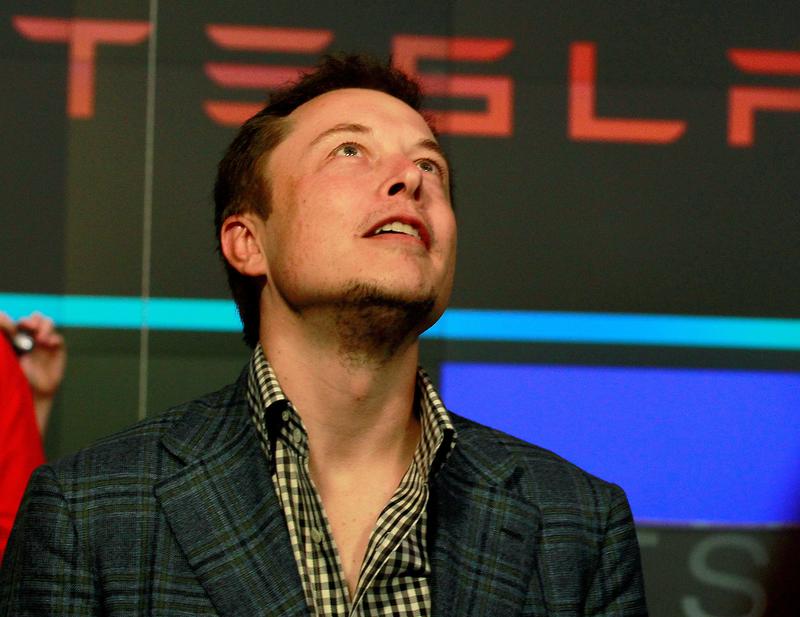 Musk dice que Tesla se cerraría si sus autos espiaran en China, en otros lugares