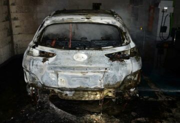 Propietarios de Kona EV dicen que Hyundai manejó mal el retiro del mercado por incendios de baterías