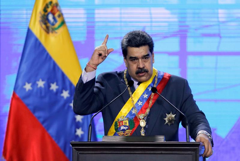 Venezuela acusa a Facebook de 'totalitarismo digital' por suspender a Maduro