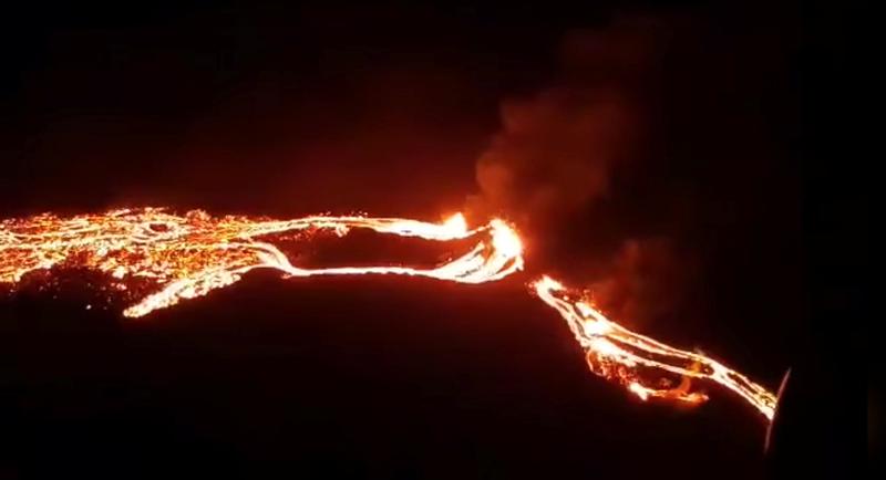 Volcán hace erupción cerca de la capital de Islandia