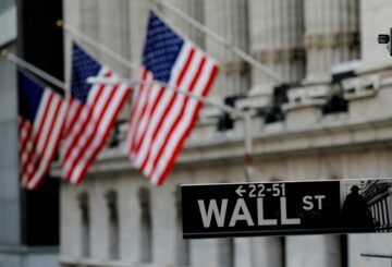 Wall Street cae debido a que las acciones tecnológicas se ven afectadas por un aumento en los rendimientos