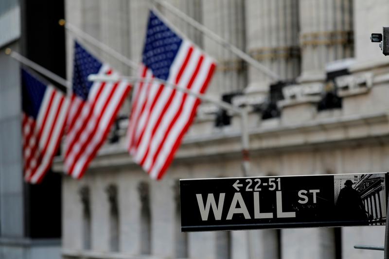 Wall Street cae debido a que las acciones tecnológicas se ven afectadas por un aumento en los rendimientos