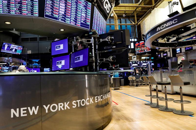 Wall Street termina mixto mientras los rendimientos de los bonos del Tesoro se detienen