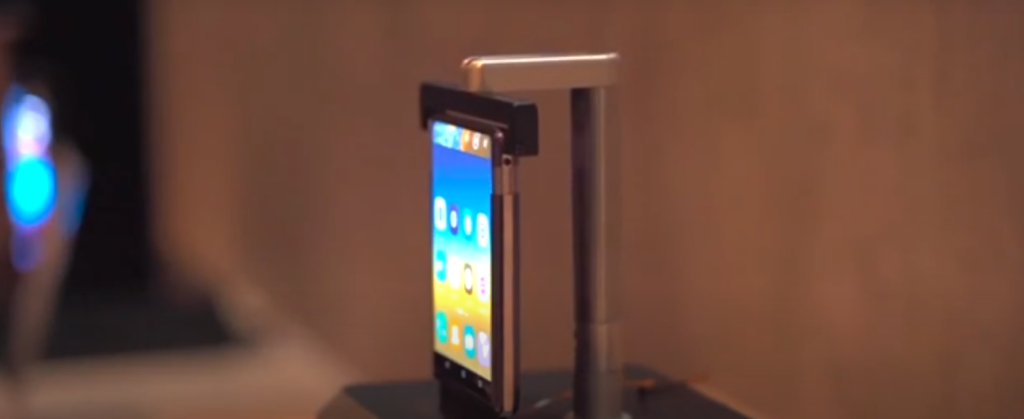 Un concepto de teléfono inteligente TCL con pantalla enrollable se revela en video