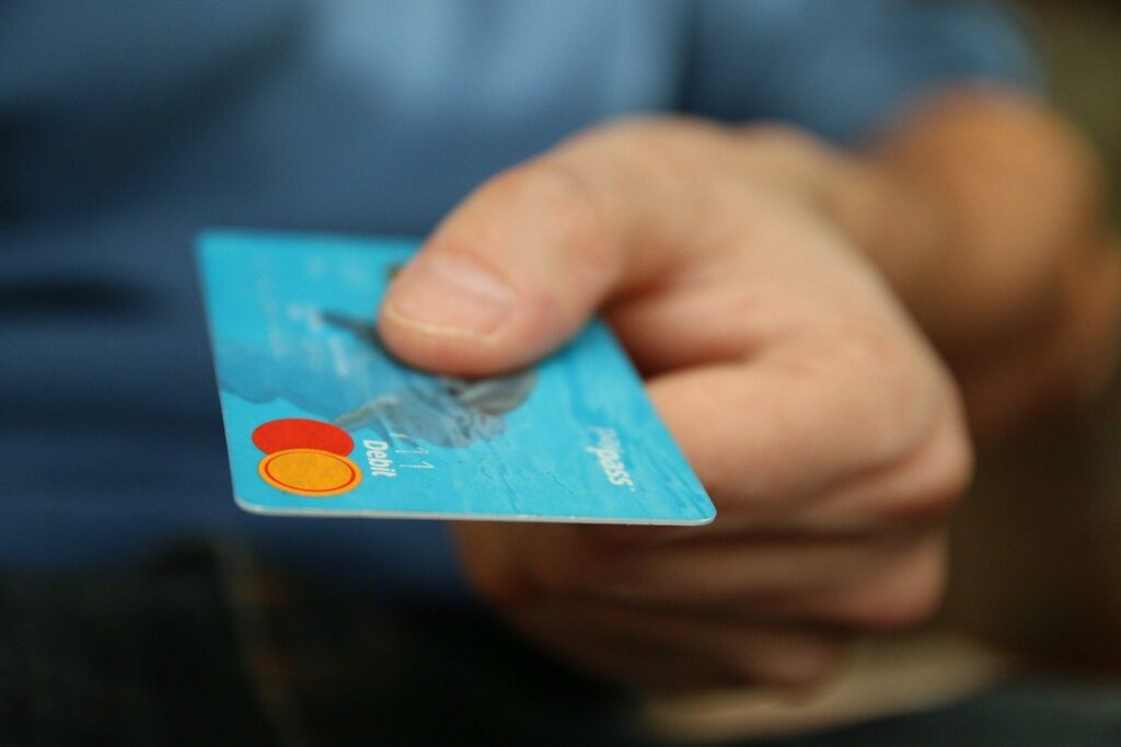 ¡Tenga cuidado con estas estafas que se desvían de su tarjeta bancaria!