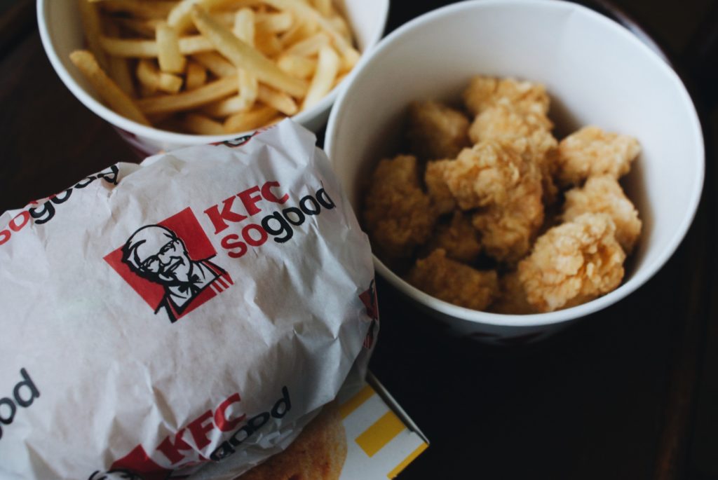 KFC quiere probar suerte con nuggets de pollo impresos en bio-3D