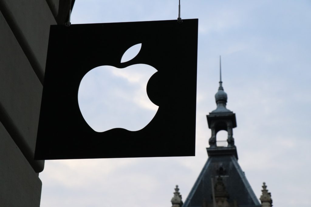Apple: la justicia europea anula multa de 13.000 millones de euros