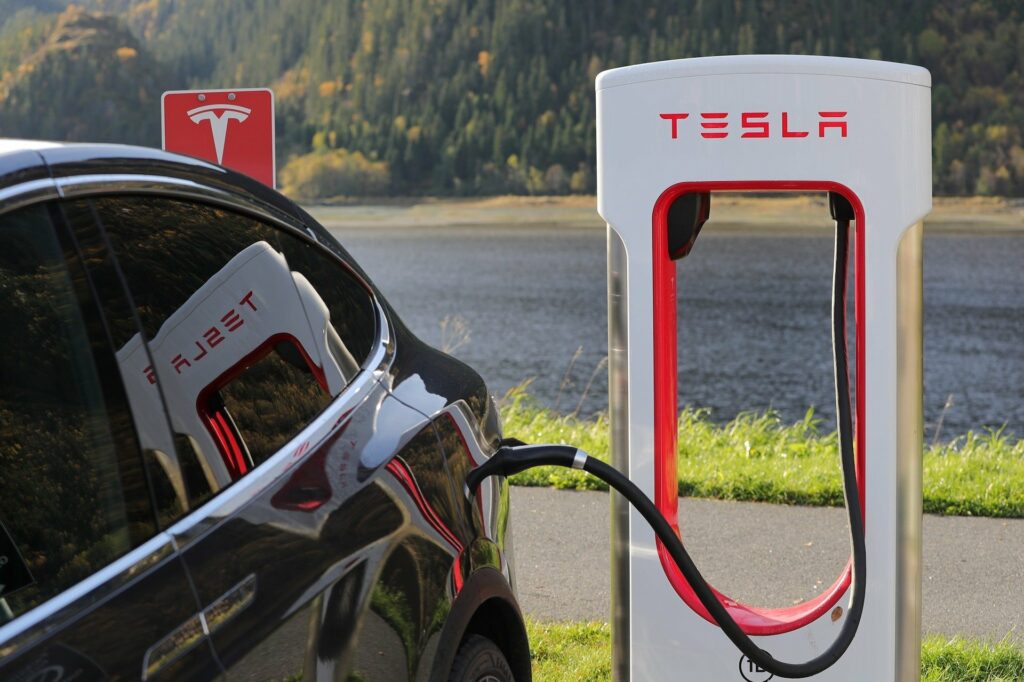 Tesla: Elon Musk promete un coche 100% autónomo "muy rápido"