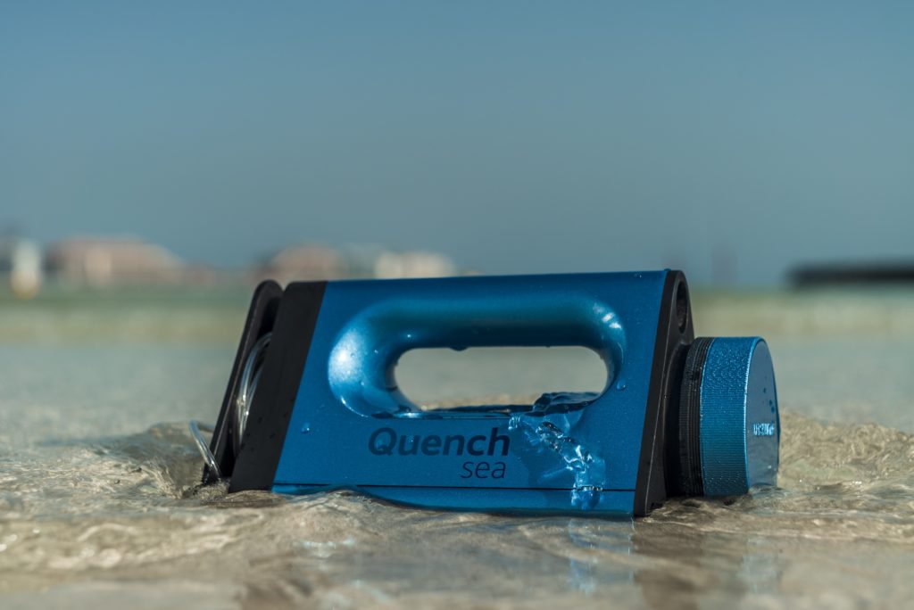Quench Sea: un dispositivo portátil para hacer potable el agua de mar a 55 euros |  Diario del friki