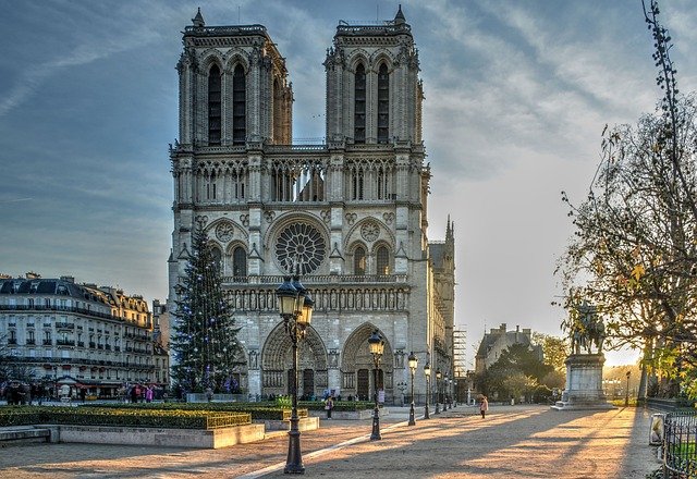 Netflix dedicará una miniserie al incendio de Notre-Dame