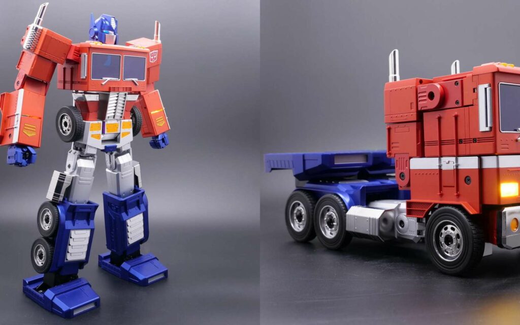 Le nouveau robot Optimus Prime se transforme automatiquement en camion sur simple commande vocale. © Hasbro