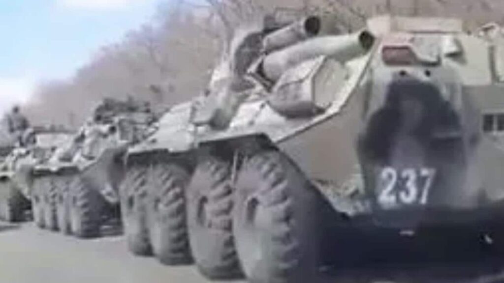 Los videos revelan una acumulación militar masiva en la frontera