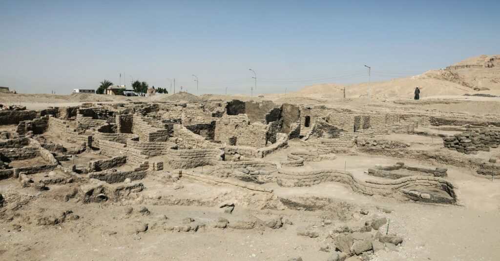 Arqueólogos desentierran una 'Ciudad Dorada Perdida' en Egipto