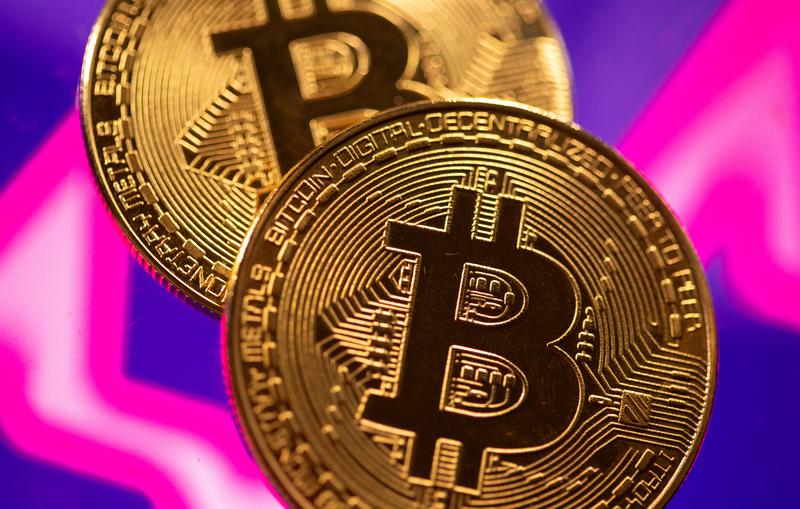 Bitcoin alcanza un récord antes de la histórica salida a bolsa de Coinbase