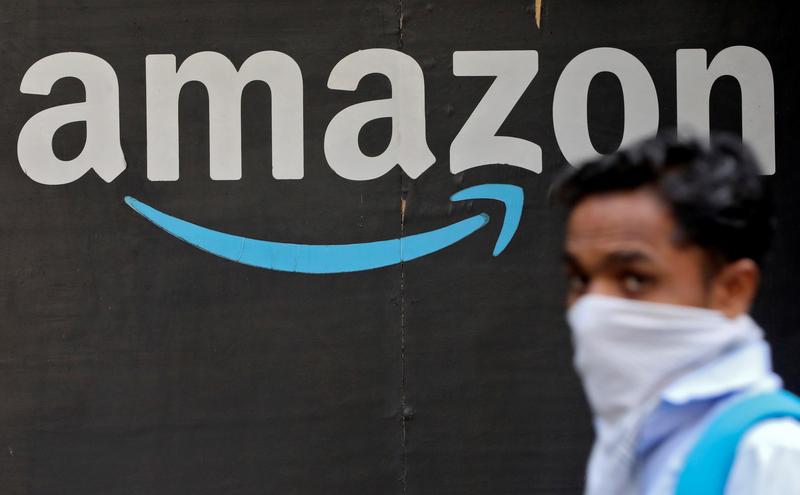 Comerciantes indios enojados contrarrestan la cumbre de Amazon con un evento propio