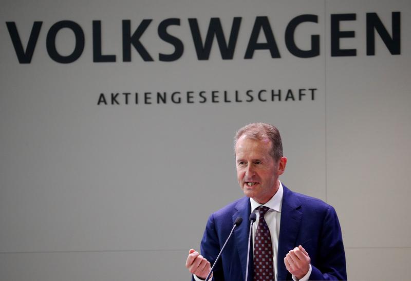 La escasez de chips pesa sobre la recuperación del sector automovilístico: CEO de Volkswagen