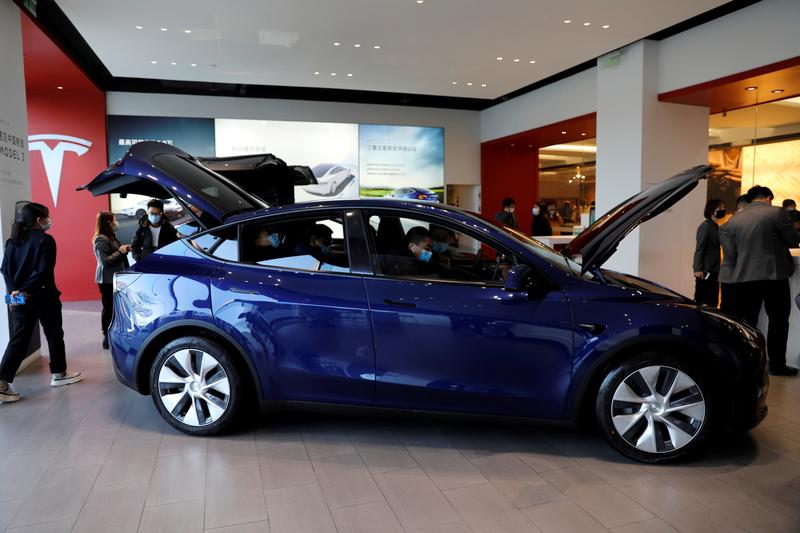 Las acciones de Tesla aumentan en las entregas récord de autos eléctricos en el primer trimestre