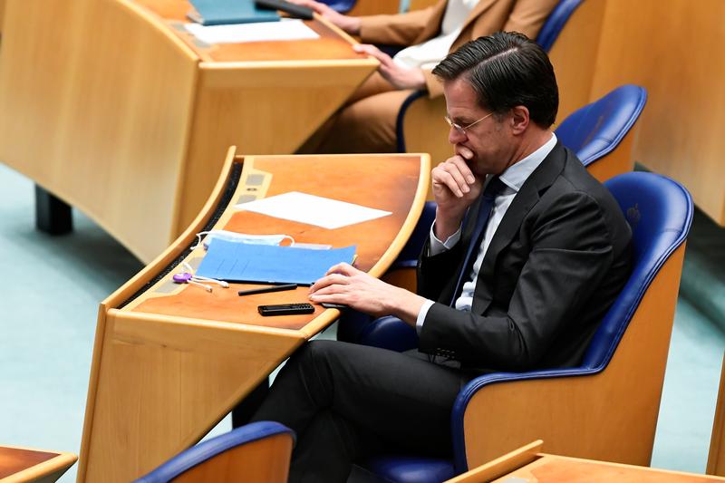 Las perspectivas de Rutte de formar un nuevo gobierno holandés disminuyen a medida que renuncia el socio de la coalición