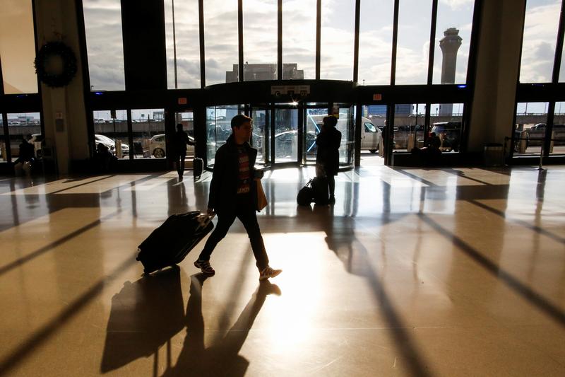 Los CDC de EE. UU. Dicen que no están fomentando los viajes, a pesar de las nuevas pautas