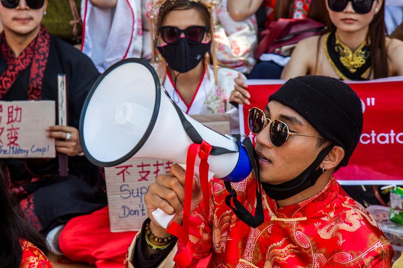Los artistas estrella de Myanmar sienten la ira de los militares al manifestar su apoyo a los manifestantes