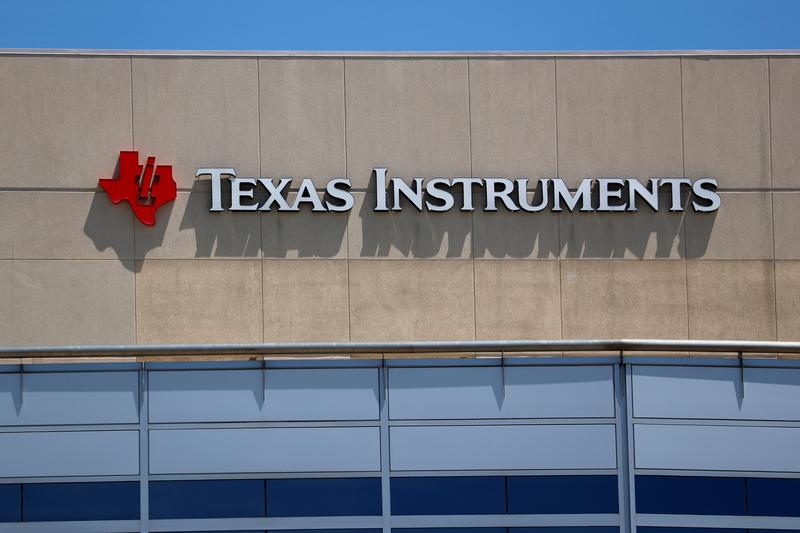 Los ingresos trimestrales de Texas Instruments superan las estimaciones