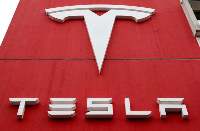 Tesla busca espacio en la sala de exposición en India y contrata a un ejecutivo para cabildeo: fuentes