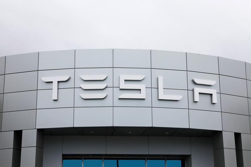 Tesla presenta una petición contra la orden de la junta laboral de EE. UU.