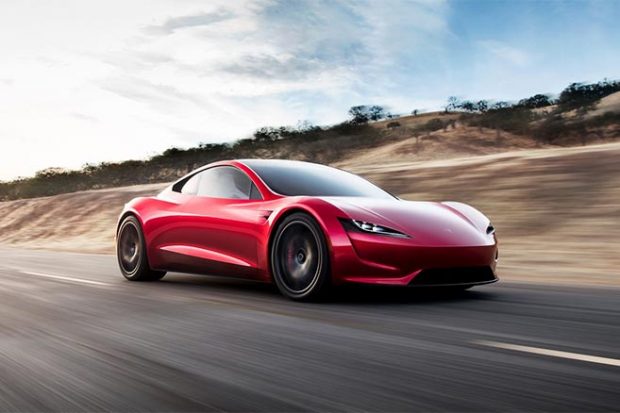 Elon Musk se burla de un nuevo Tesla Roadster digno de un James Bond